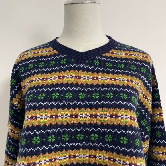 V-neck wool sweater - Picture 3 of 15